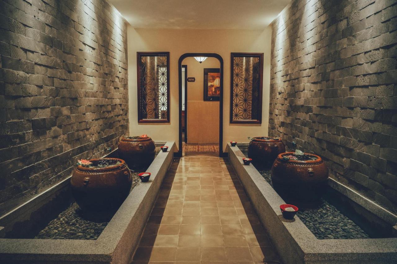 Allegro Hoi An . A Little Luxury Hotel & Spa Zewnętrze zdjęcie A foot bath at a spa